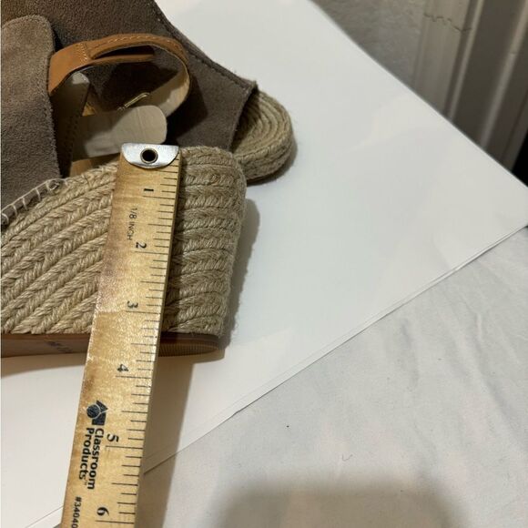 Seychelles 'Charismatic' Suede Wedge Peep Toe - Picture 11 of 11